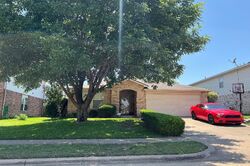 Pre-foreclosure in  CELIAN DR Grand Prairie, TX 75052