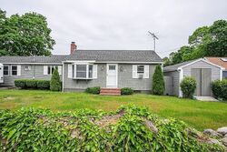 Pre-foreclosure in  Great Neck Rd East Wareham, MA 02538