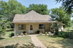 Pre-foreclosure in  S Oak St Claremore, OK 74017
