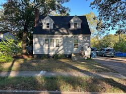 Pre-foreclosure in  9TH ST Muskegon, MI 49444
