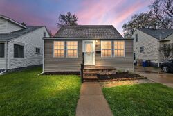 Pre-foreclosure in  E GUTHRIE AVE Madison Heights, MI 48071
