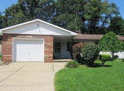 Pre-foreclosure in  Moody St Akron, OH 44305