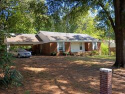 Pre-foreclosure in  Cavern Dr Memphis, TN 38128