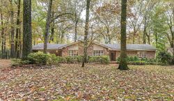 Pre-foreclosure in  Lochlevin Dr Memphis, TN 38119