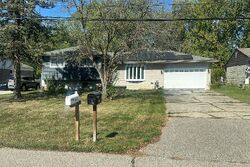Pre-foreclosure in  LOVINGTON DR Troy, MI 48083