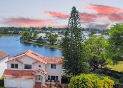 Pre-foreclosure in  Sw 47th St Miami, FL 33185