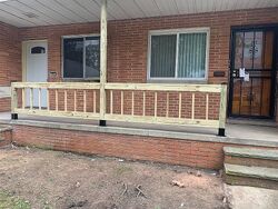 Pre-foreclosure in  ROCKSIDE RD Maple Heights, OH 44137
