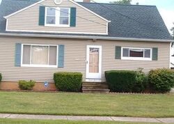 Pre-foreclosure in  Donny Brook Rd Maple Heights, OH 44137