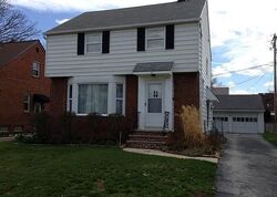 Pre-foreclosure in  E 214th St Euclid, OH 44123