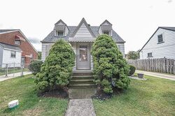 Pre-foreclosure in  Pawnee Ave Cleveland, OH 44119