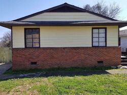 Pre-foreclosure in  MARYWOOD ST Memphis, TN 38106