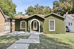 Pre-foreclosure in  Appian Way Dallas, TX 75216