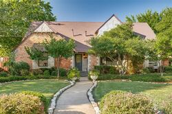 Pre-foreclosure in  Townsend Dr Dallas, TX 75229