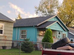 Pre-foreclosure in  19th Ave Longview, WA 98632