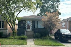 Pre-foreclosure in  W 100TH PL Evergreen Park, IL 60805
