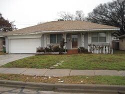 Pre-foreclosure in  BARDFIELD AVE Garland, TX 75041