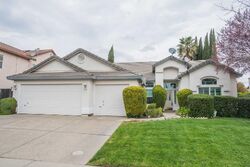 Pre-foreclosure in  Marsh Creek Way Elk Grove, CA 95758