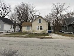 Pre-foreclosure in  E 158TH ST South Holland, IL 60473