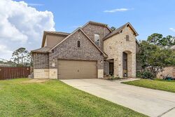 Pre-foreclosure in  Bosphorus St Houston, TX 77044