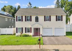 Pre-foreclosure in  Society Hill Rd Waterbury, CT 06704