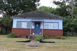 Pre-foreclosure in  E HOLLY ST Sheridan, AR 72150