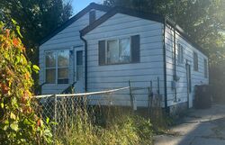 Pre-foreclosure in  Chambers St Flint, MI 48507