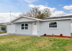 Pre-foreclosure in  Roxbury Dr Holiday, FL 34691