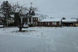 Pre-foreclosure in  River Rd Flushing, MI 48433