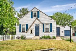 Pre-foreclosure in  BERTENSHAW RD Woonsocket, RI 02895