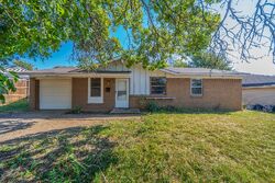Pre-foreclosure in  Sebring Dr Dallas, TX 75241