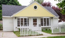 Pre-foreclosure in  VALLEY AVE NW Grand Rapids, MI 49504