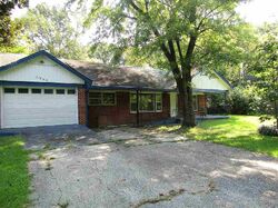 Pre-foreclosure in  CLEARPOOL CIRCLE RD Memphis, TN 38118
