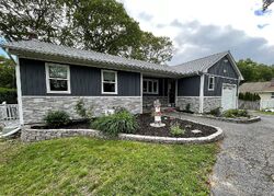 Pre-foreclosure in  HOLIDAY BLVD Center Moriches, NY 11934