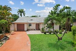  Brook Cir E, West Palm Beach FL