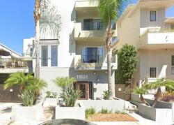 Pre-foreclosure in  LAURELWOOD DR Studio City, CA 91604