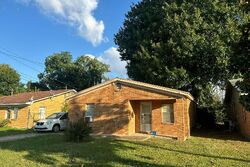 Pre-foreclosure in  Russell Ave Greenwood, MS 38930