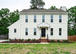 Pre-foreclosure in  Traywick Dr Chester, VA 23836