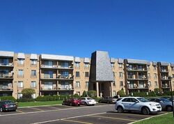 Pre-foreclosure in  W Arquilla Dr  Glenwood, IL 60425