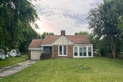 Pre-foreclosure in  Flagg St Paw Paw, IL 61353