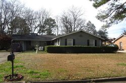 Pre-foreclosure in  FERNWAY DR Montgomery, AL 36111