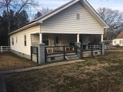 Pre-foreclosure in  New St Iva, SC 29655