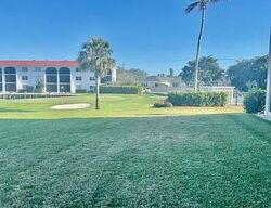 Pre-foreclosure in  High Point Cir W  Naples, FL 34103