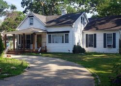 Pre-foreclosure in  Cummings St Bay Shore, NY 11706