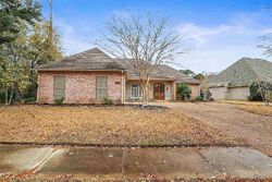 Pre-foreclosure in  EASTSIDE DR Brandon, MS 39047