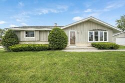 Pre-foreclosure in  Skyline Dr Racine, WI 53406