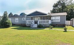 Pre-foreclosure Listing in Nobles Ln HOPE MILLS, NC 28348