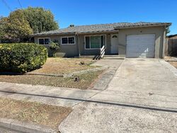 Pre-foreclosure in  E East St Oakdale, CA 95361