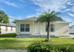 Pre-foreclosure in  5th Ave N Naples, FL 34102