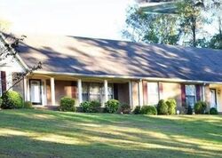 Pre-foreclosure in  Somerset Dr Birmingham, AL 35206