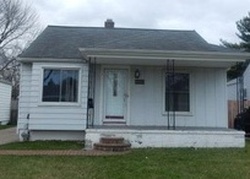 Pre-foreclosure in  WOODLAND ST Harper Woods, MI 48225